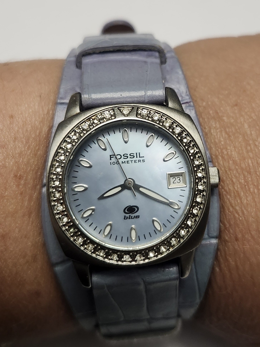 Fossil Blue AM-3809 Light Blue Sunray Dial Date 10ATM Blue Mauve Alligator